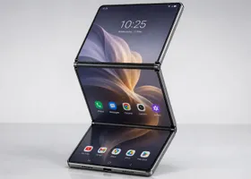 Terinspirasi Galaxy Z Flip, Huawei Bikin Terobosan HP Lipat Tiga yang Unik Banget