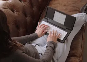 Zerowriter Fold: Mesin Ketik Digital dengan Baterai 100 Jam