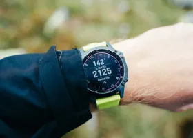 Garmin Terlihat Kikir Dibanding Apple, Fitur Darurat Punya Harga Hidup Mati