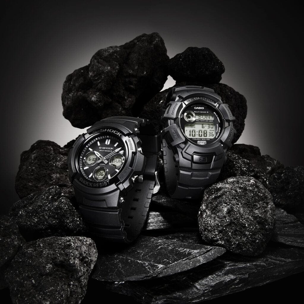 G-Shock Fire Package 2026 harga dan spesifikasi edisi hitam AWG-M100FP-1A1 (Photo: Gizmochina, Casio)