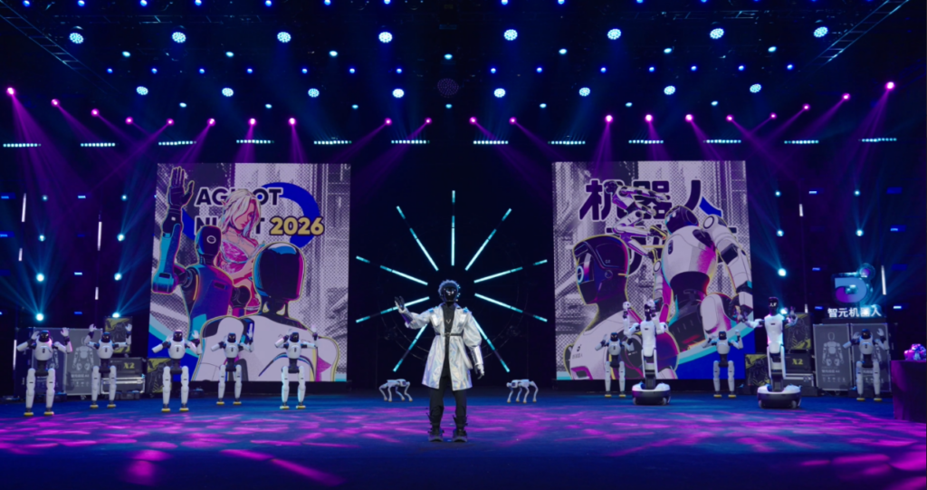 robot humanoid di acara publik berinteraksi dengan manusia (Photo: Gizmochina, AGIBOT)