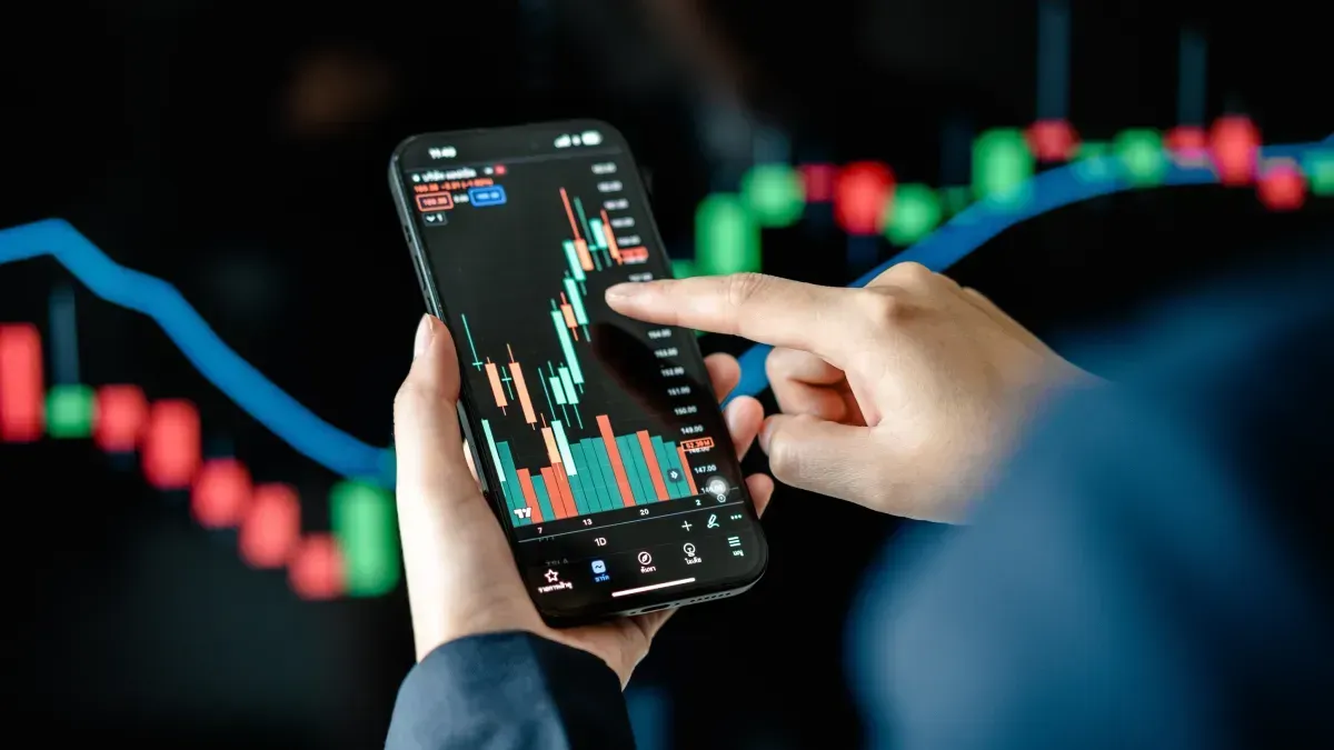 HP Murah untuk Trading Saham 2026, Layar Responsif dan Performa Kencang Biar Tidak Telat Ambil Momentum