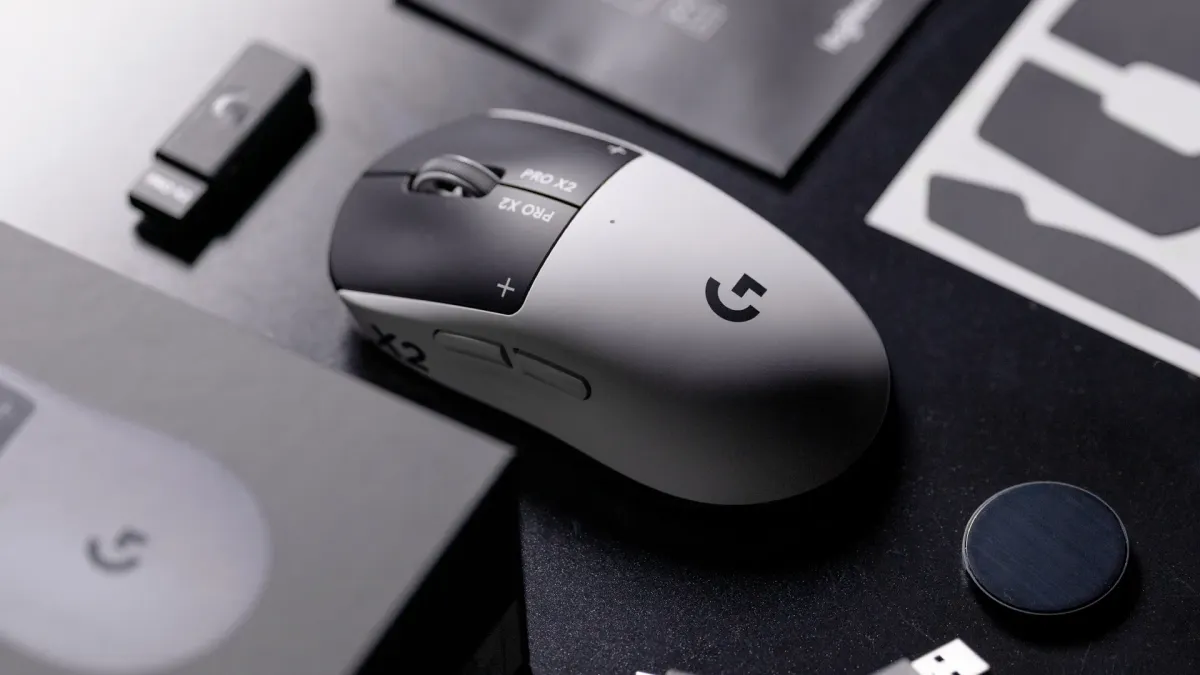 Logitech PRO X2 SUPERSTRIKE: Mouse Esports dengan Klik Haptic dan Latensi Super Rendah (Photo: Logitech; G2 Esports)